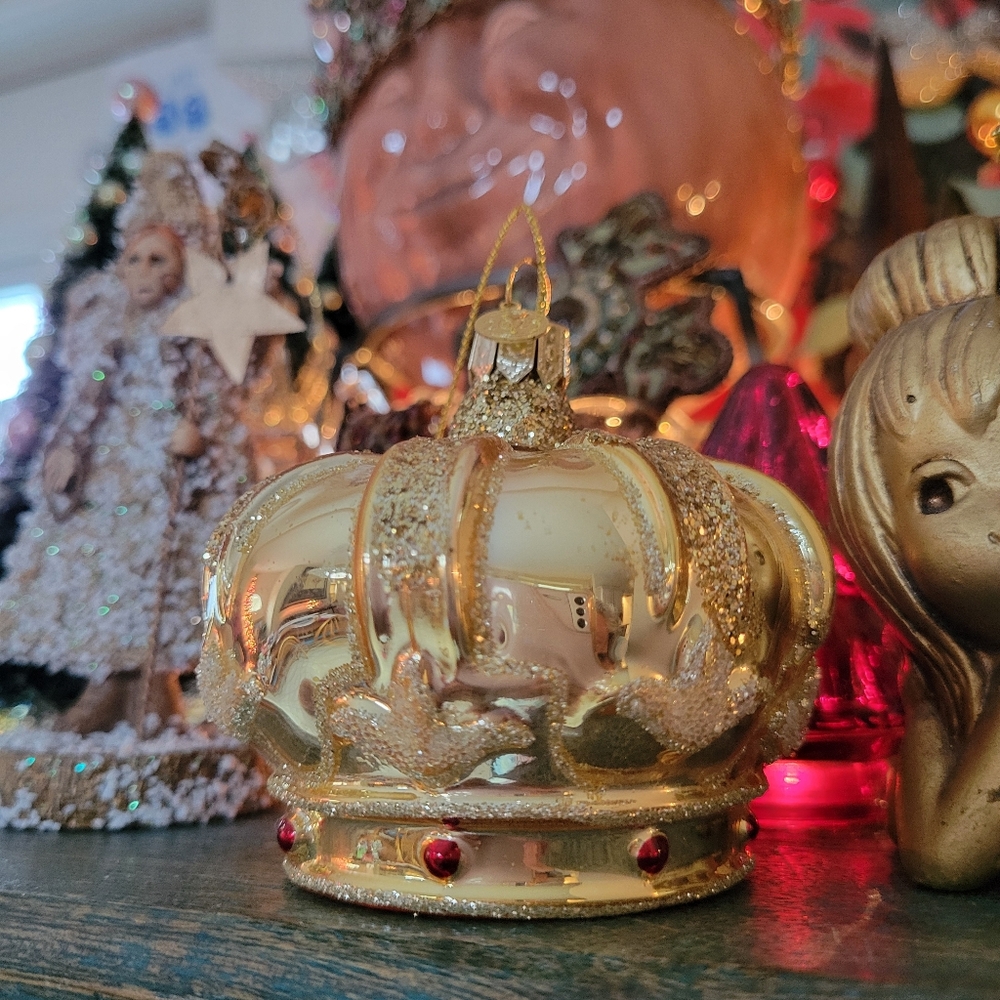 John Derian Crown Ornament ~ NWT/NIB ~ Target 2025 ~ Old World Look FINAL PRICE! - Picture 5 of 16